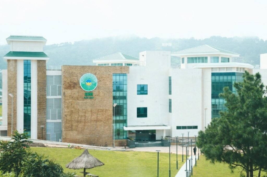 Ïasoi MoU ka IIM bad ka Burgundy School, France