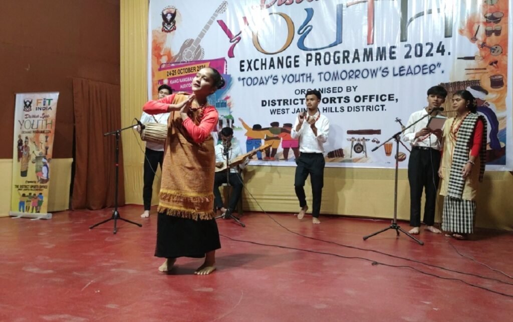 Ïashim bynta 10 tylli ki skul ha ka District Level Youth Exchange Program
