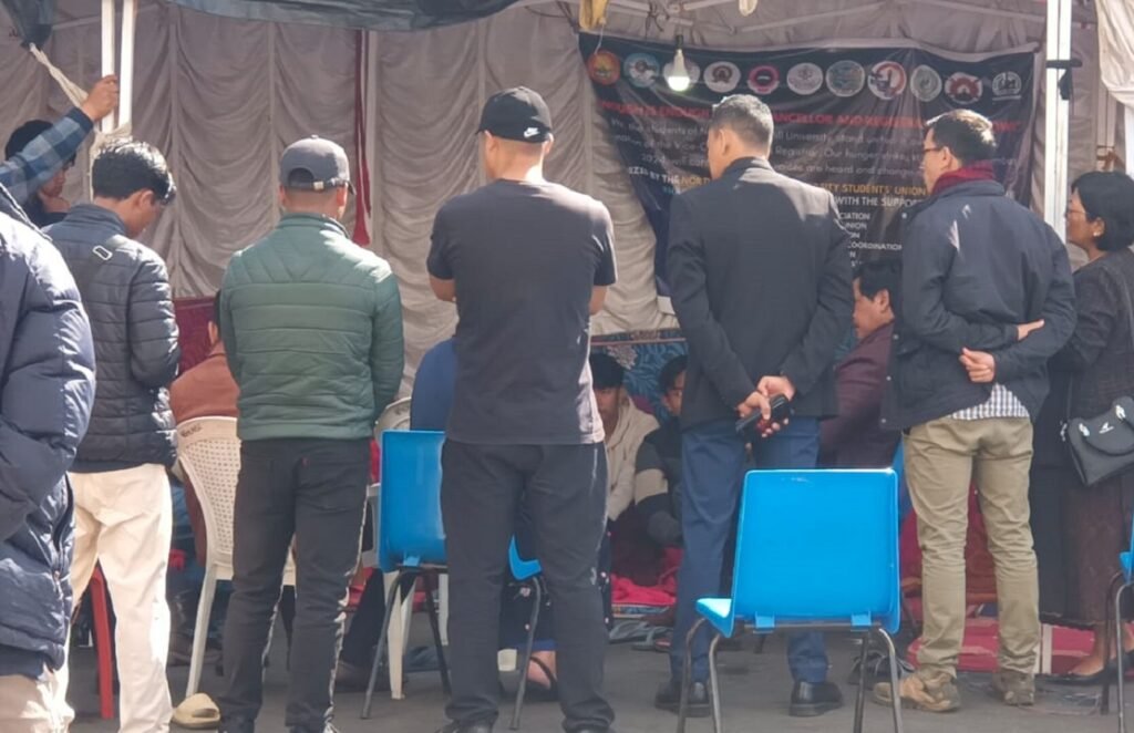 Kynduh u Conrad ia ki samla pule NEHU, kyntu ban sangeh shah thngan