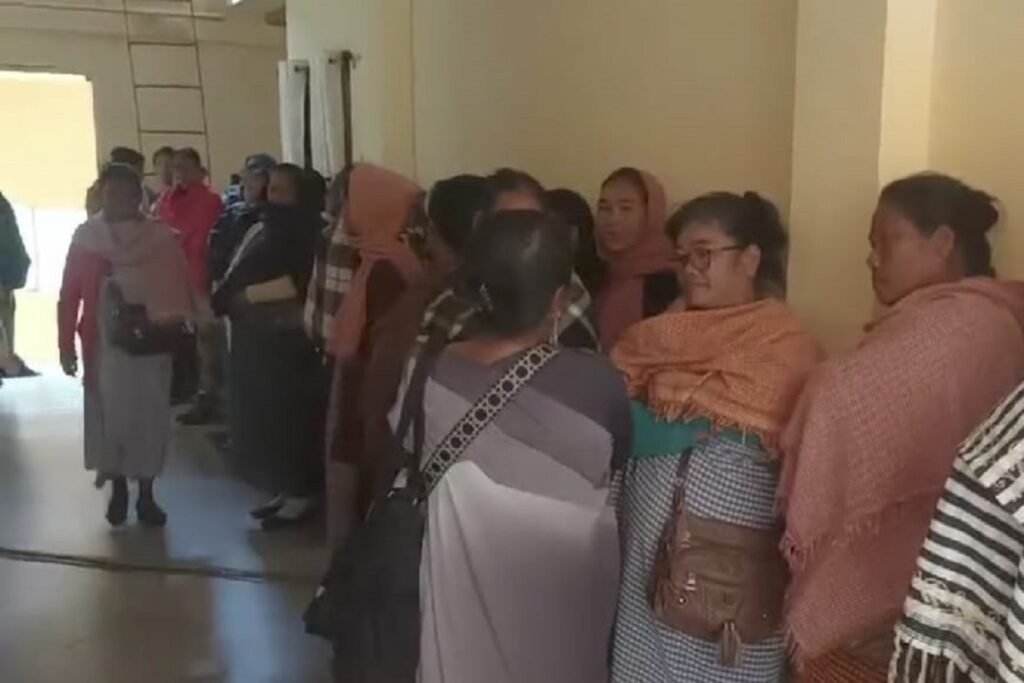 Pan jingshai ki longkmie na u DC bym ioh ration card ka thain Tyrso