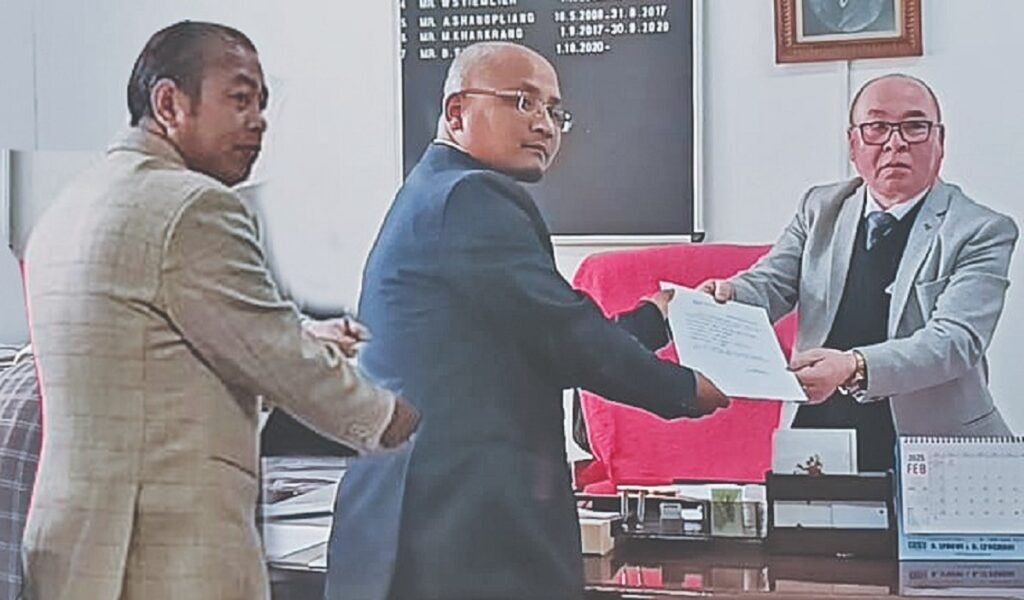 Yn jop suk u Bah Shemborlang kum u CEM, u Bah Strong Pillar kum u Chairman