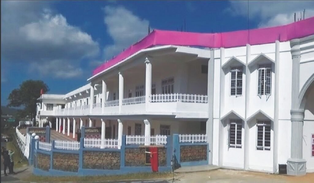 Yn shna ia ka Training Center ba T.1.25 klur ha Khadsawphra Kolej