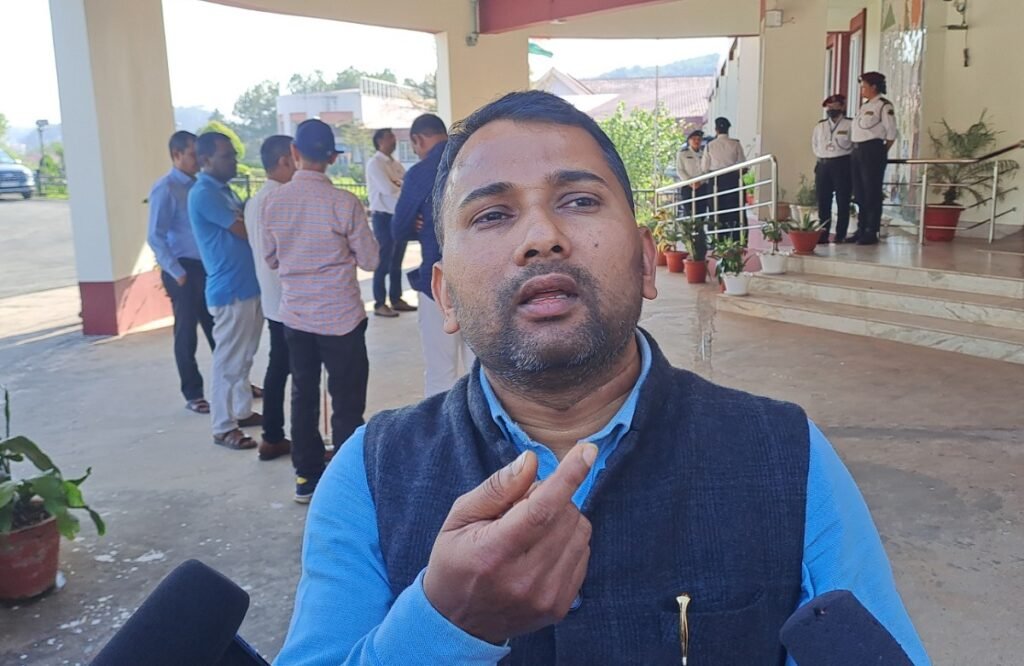 Pynrem jur ka NEHUTA halor ka jingshah shoh u Assistant Prof u Dr Alok