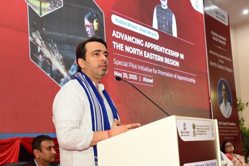 North East Apprenticeship Pilot Scheme da u myntri rangbah ka jylla Mizoram U Lalduhoma bad myntri ka sorkar pdeng U Jayant Chaudhary 