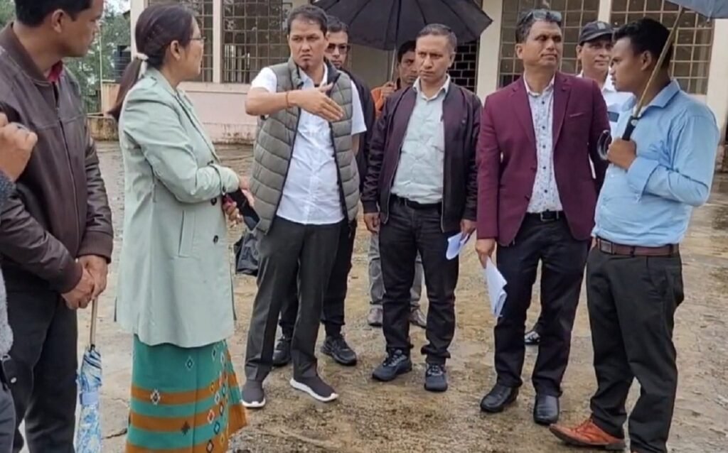 klur yn phah sha ka sorkar ban pynbha bad shna kamra klas ha Kiang Nangbah Kolej: Wailadmiki Shylla