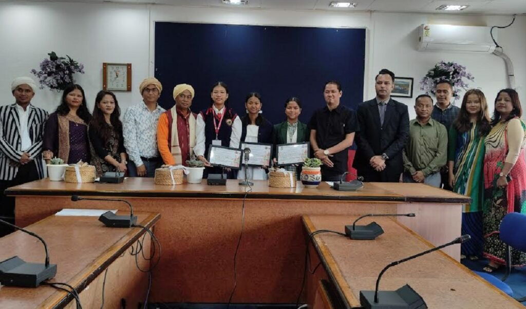 Rah ka Riwanka Pde ha ka iakop thoh Essay halor ka Behdeiñkhlam