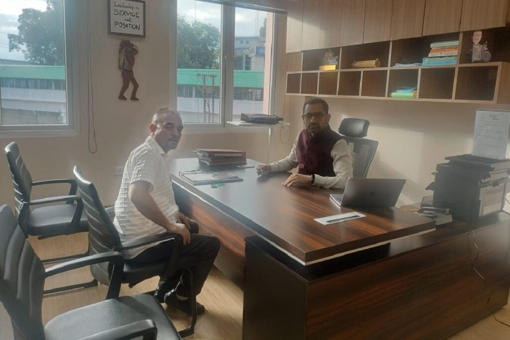 Dawa u Bah Adelbert ban pynbeit ïaki ba shah jied Interview kam Lecturer, Professor