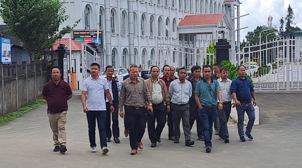 Shah ka High Court ïa kiba ïaid Yatra tang ban synreit um ha u Mawjymbuiñ