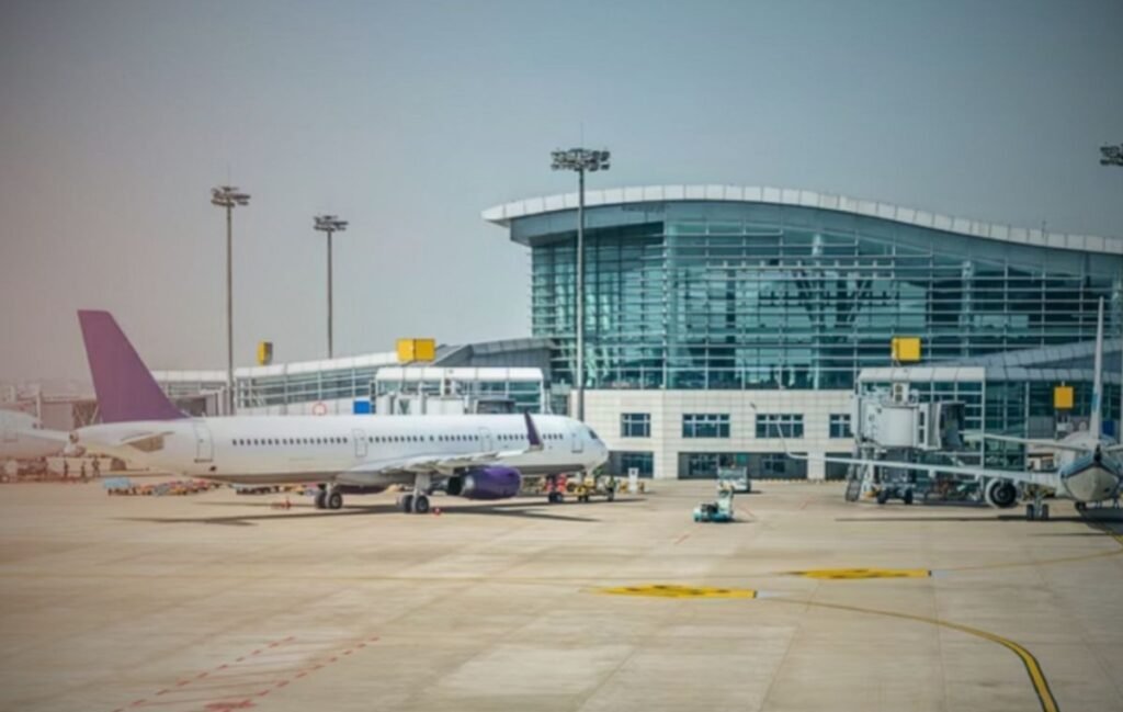 Na u Modi phah tuklar u Saleng ban pynheh ia ka Baljek Airport