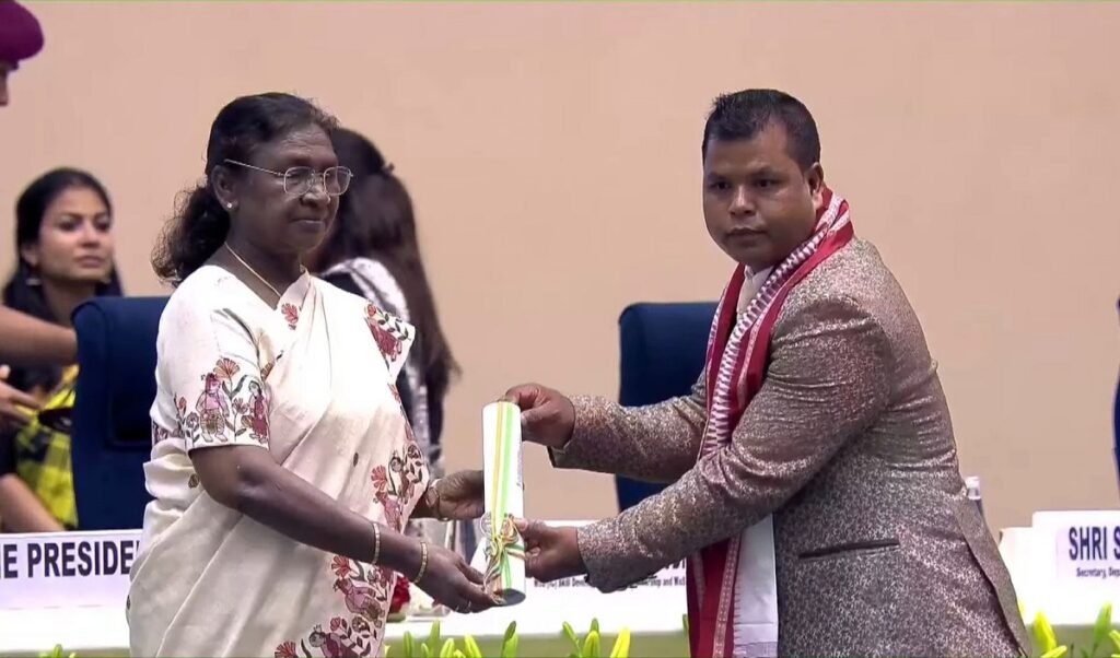 Pynkup burom ka President da ka National Teachers’ Award u Dr.HeiporUni Bang, nongseng ia ka KB Memorial skul