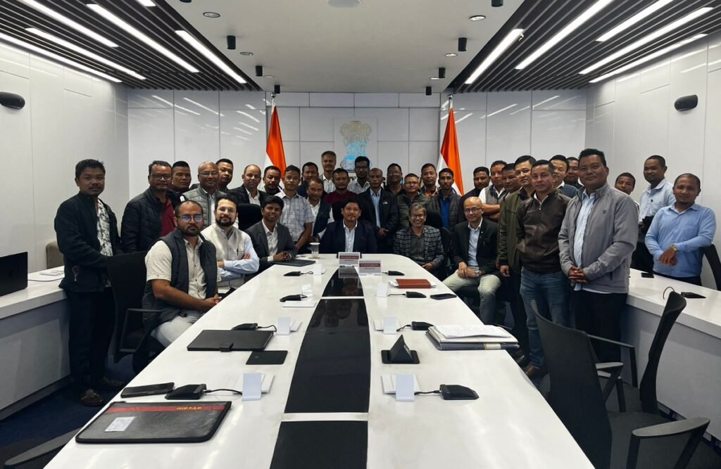 Palat 3000 ki skul SSA, yn shimti ban pyniaid ka sorkar Jylla