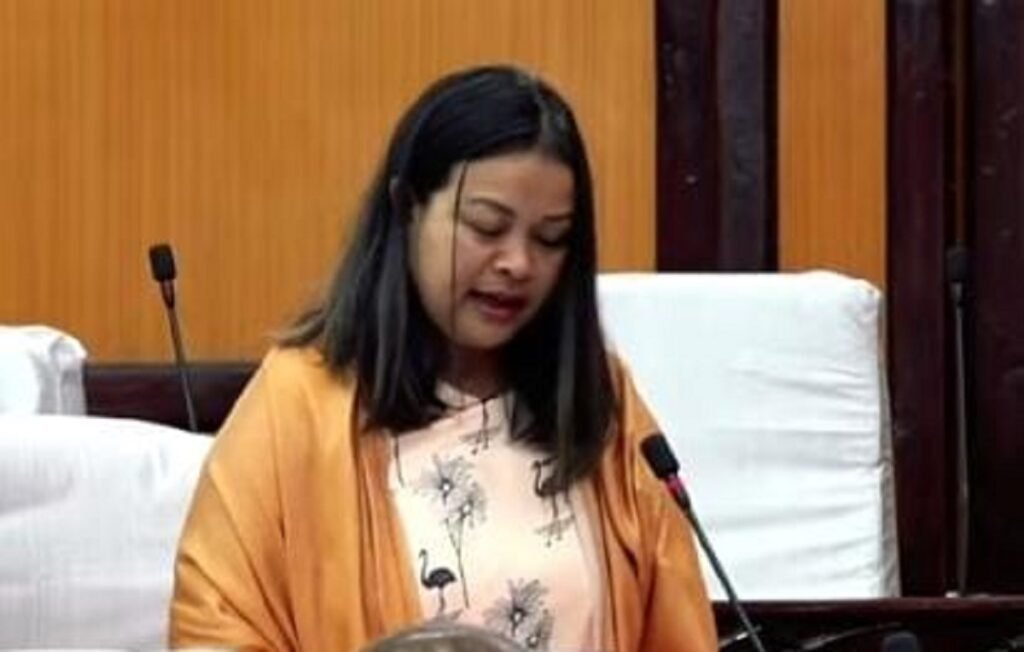 Weng noh 8 tylli ki shnong na ka Nongpoh Town Committee, ong ka Deity H Majaw