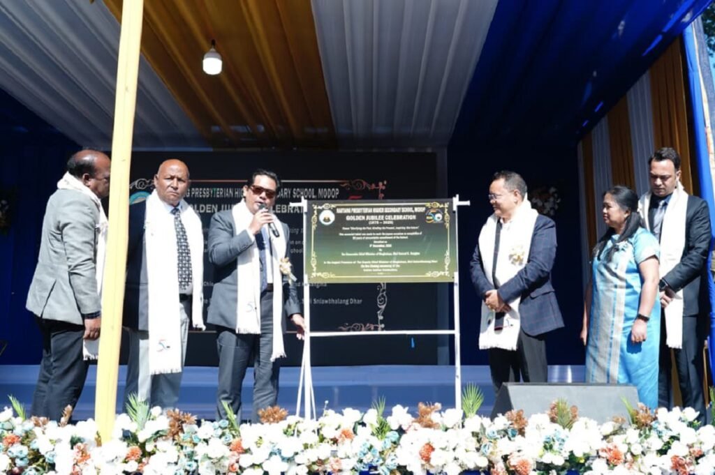 Palat 2 hajar ki skul ha Jylla, bun ki nonghikai ia ki khynnah skul ‘Ka sorkar kan hab ban pynbeit ryntih’