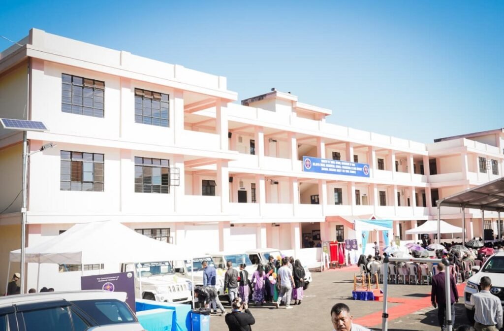 Hiar u MR ha Ri Bhoi ban plie ia ka skul EMR ha Paham Syiem