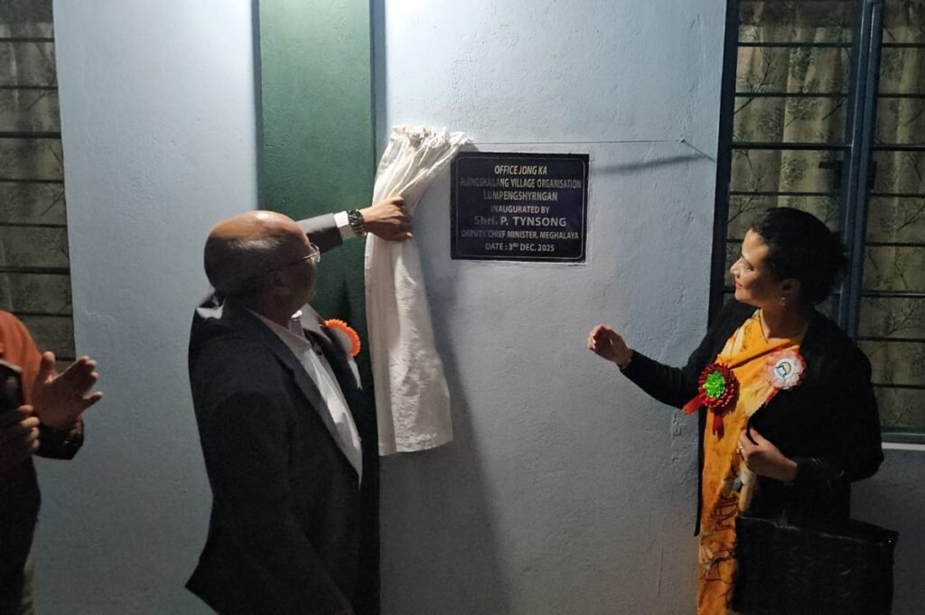 Plie u Bah Prestone ïa ka ophis Ai jingshailang Village Organisation