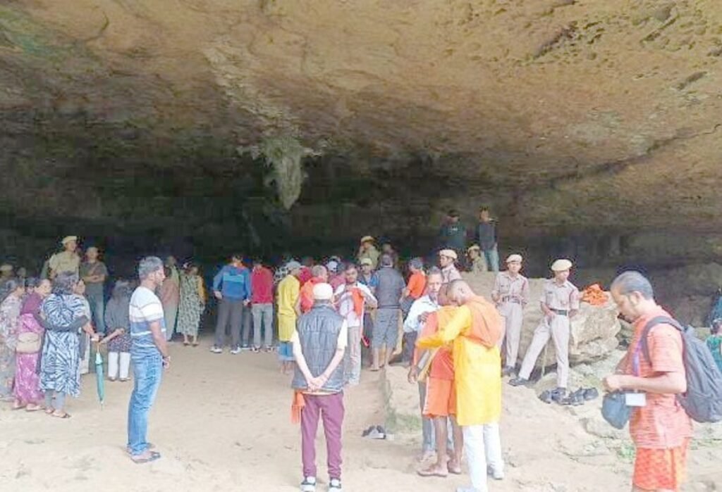 Iaid Pilgrim ki riewngeit Hindu na Shillong sha krem Mawjymbuin